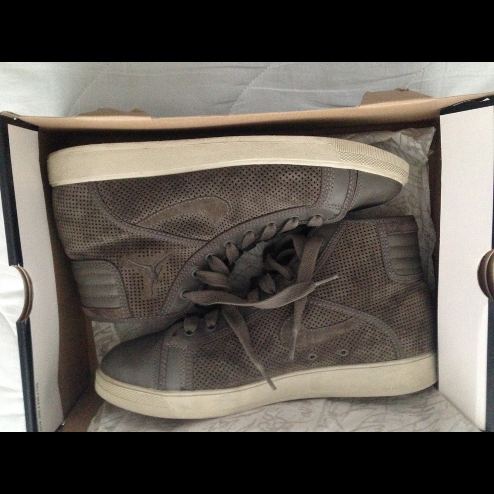 *SOLD*Jordan Sky High Retro Smoke Size 11